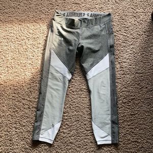 Under Armour Heat Gear color block capris